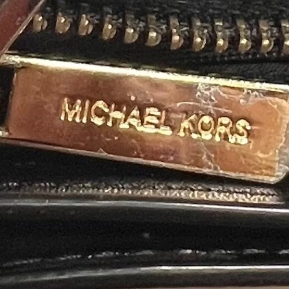 Michael Kors Trisha Crossbody Women Medium Black Pebbled Leather Gold Hardware